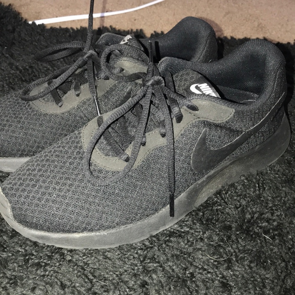 All black nike sneakers